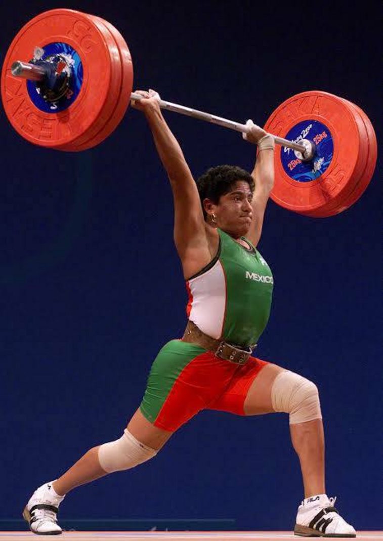 Foto histórica: Soraya Jiménez, primera mexicana campeona olímpica