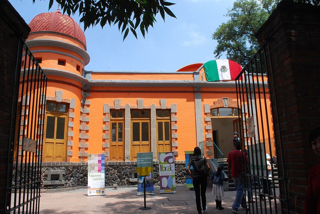 Foto histórica: Abre el Museo Nacional de Culturas Populares en Coyoacán